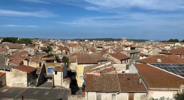 Bel appartement avec vue sur les toits (nouveau), Prenota Appartamento Hotel a Alvernia con parcheggio, Parcheggio