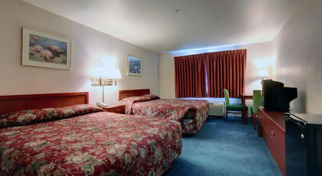 Четырёхместный номер Standard Americas Best Value Inn-Edmonds Seattle North