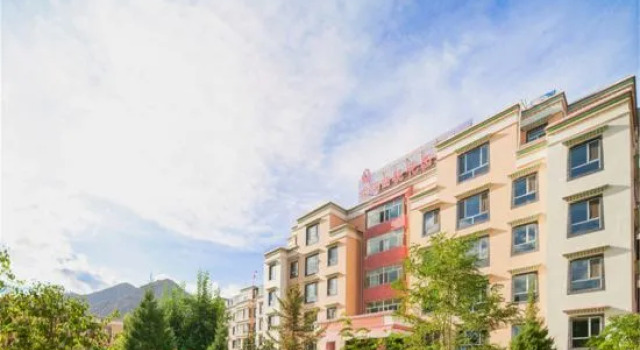 Padma Chumig Garden Hotel, Book Hotel Billige hoteller i Lhasa