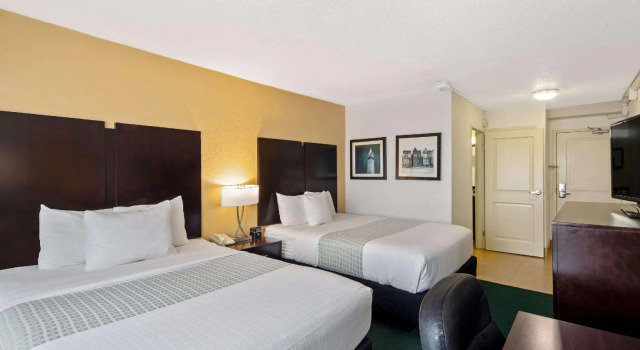 Четырёхместный номер Standard University Inn & Suites Berkeley