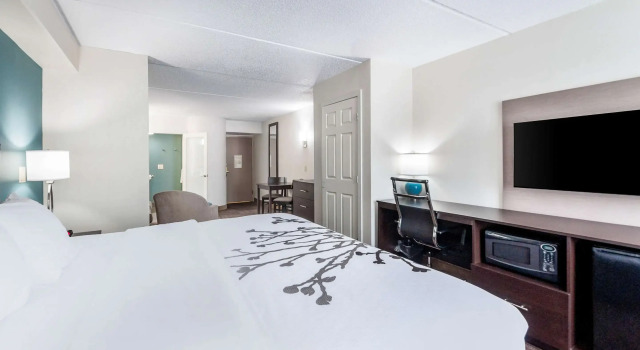 Двухместный люкс Sleep Inn & Suites Rehoboth Beach