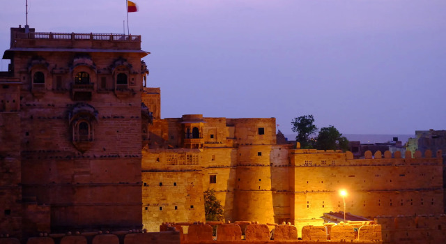 Hotel Garh Jaisal Haveli, Rezerwuj Hotel Hotele w Rajasthan z parkingiem, Parking