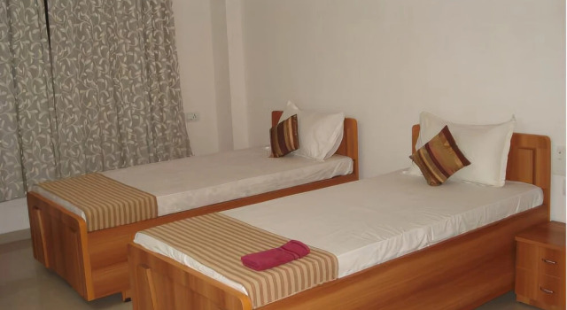 10 blossoms Hospitality Services, Rezerwuj Hotel Hotele w Gujarat ze śniadaniem, Śniadanie