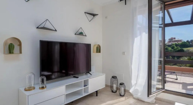 2297 Superb 2 bedrooms with seaview