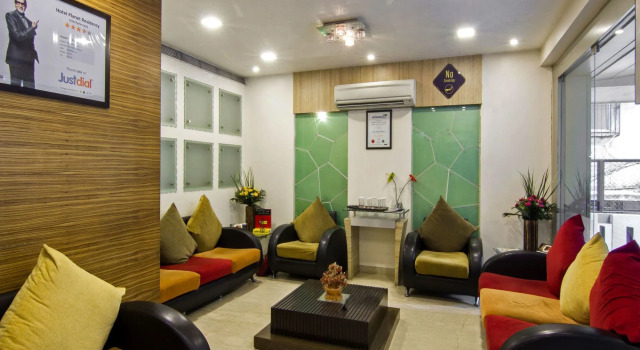 OYO Premium 091 Vile Parle East, Забронировать Отель Отели штата Махараштры 3 звезды, 3*