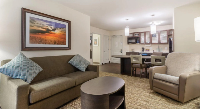 Двухместный люкс c 1 комнатой Candlewood Suites - Davenport by IHG