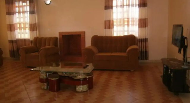 Elgon Village Guest House, Prenota Affittacamere Hotel a Uasin Gishu con parcheggio, Parcheggio