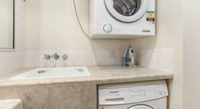 Апартаменты Standard c 1 комнатой с балконом Mid City Luxury Suites