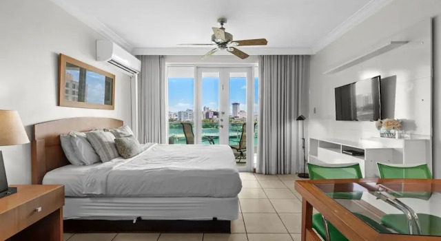 Oceanfront Loft Historic San Juan Terrace