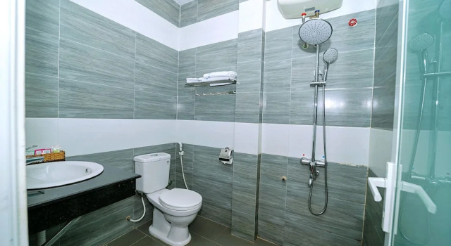 Двухместный номер Standard с балконом Khách sạn Vĩnh Hội