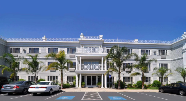 Люкс Best Western Luxury Inn