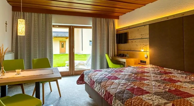 Kinderhotel Lärchenhof, Rezervovat Hotel Hotely v Tyrolsko se snídaní, Snídaně