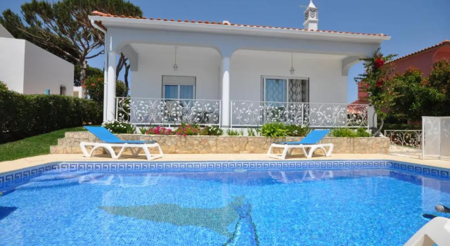 Вилла Charming Villa With Private Pool in Vibrant Vilamoura, Free AC and Wifi
