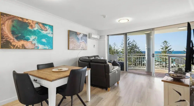 Апартаменты One BR Mediterranean Escape at Burleigh