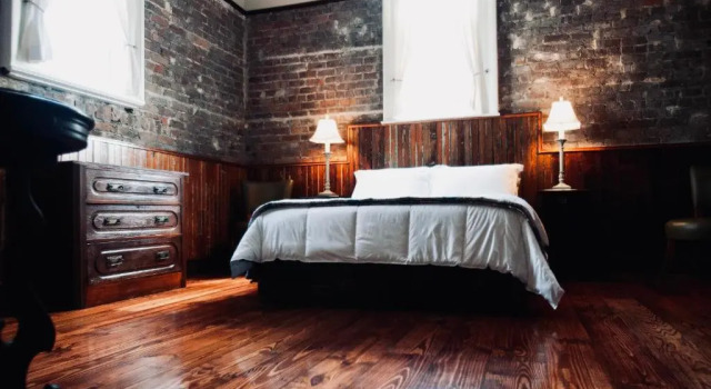 Номер Superior Inn at the Old Jail