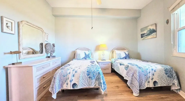 Surfclub Retreat 6th Floor Penthouse Corner! Wraparound Balcony! Ocean Views!