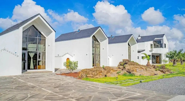 Номер Standard с балконом и с видом на океан Jeju Geunalohu Pension