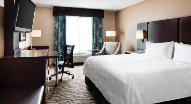 Двухместный номер Standard Holiday Inn Hotel & Suites Overland Park-West by IHG