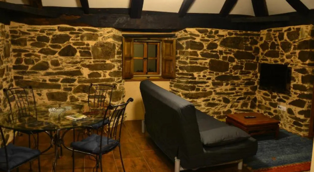 Casa da Sapeira, Забронировать Отель Санта-Эулалия-де-Оскос 