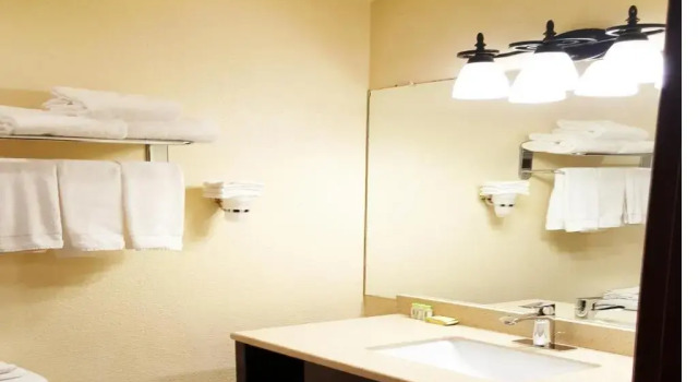Номер Standard Sutton Suites Hotel