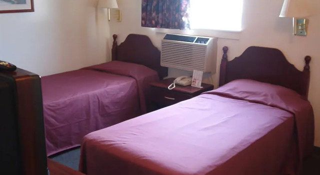 Budgetel Inn & Suites, Prenota Hotel Hotel a Alabama con parcheggio, Parcheggio