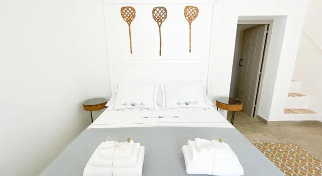 Trullo San Vincenzo con Piscina, Book Hostel / Vandrerhjem Hostels i Bari Province, Hostel / Vandrerhjem