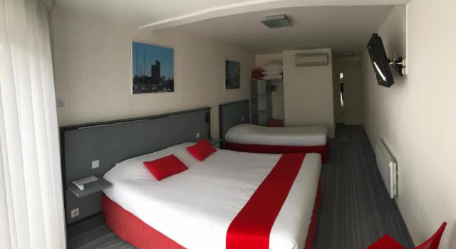 Двухместный номер Standard Logis Hôtel Le Rochelois