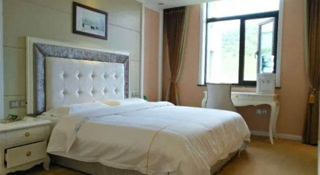 Люкс Deluxe Guanshan Holiday Hotel