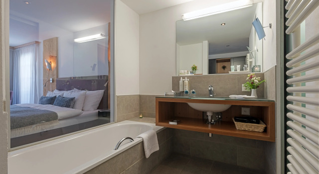 Полулюкс Le Mirabeau Resort & Spa