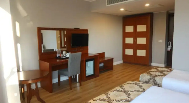 Двухместный номер Standard с балконом Era Palace Batumi