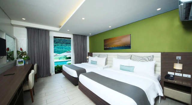 Номер Standard с видом на бассейн Fairways and Bluewater Boracay