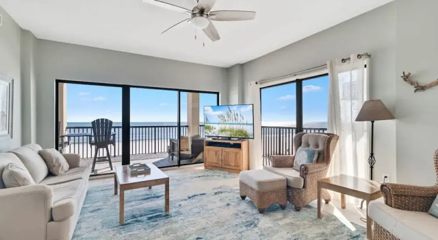 Palms 304 Beachfront 3BR 3BA Corner Condo, Prenota Appartamento Hotel a Alabama con parcheggio, Parcheggio