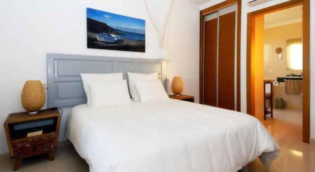 106072 - Villa in Playa Blanca, Book Villa Cottages in Telde, Cottage