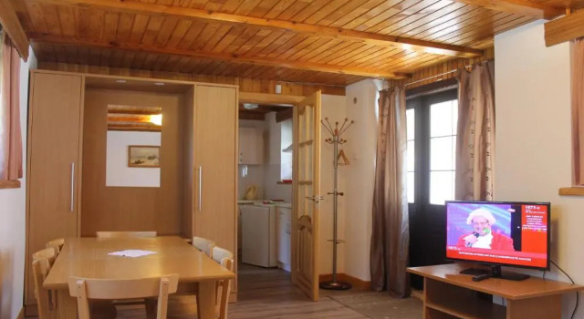 Paliepgiris, Boek Hotel Palanga 