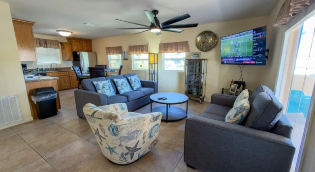 Pompano Beachview Home 4 Bedroom Home by RedAwning, Buchen Sie Ferienhaus Padre Island USA