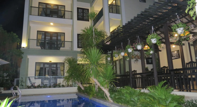 Четырёхместный номер Standard Starfruit villa Hoi An