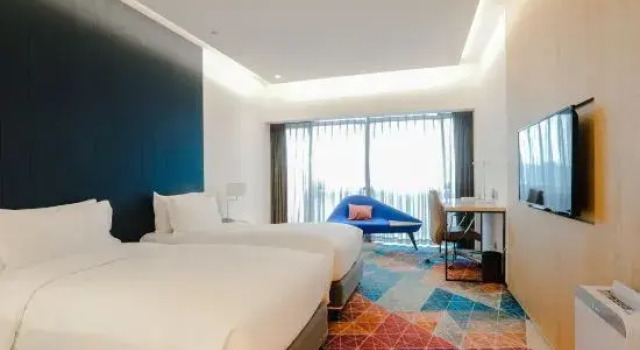 Номер Superior с балконом Holiday Inn Express Shanghai Songjiang Fangta by IHG