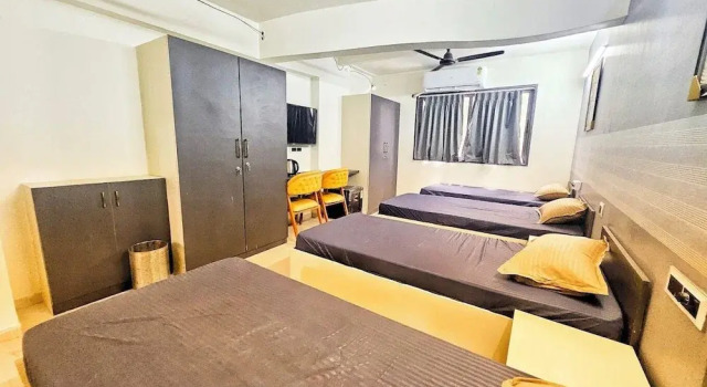 Royal Meredian Living, Boek Hostel Hotels in Gujarat met ontbijt, Ontbijt