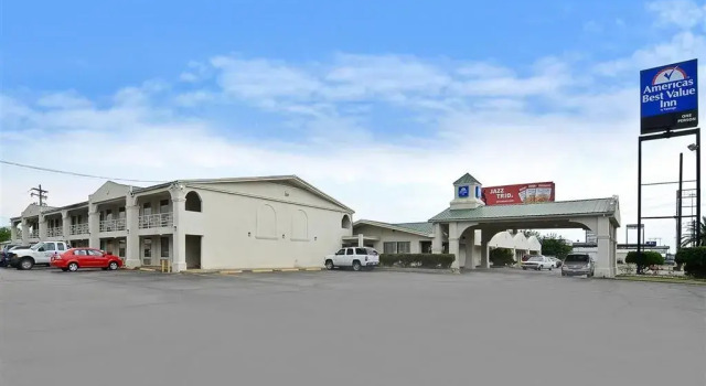 Americas Best Value Inn - Beaumont / I-10, Забронировать Отель Бомонт Texas Gulf Coast, рядом с Железнодорожная станция Амтрак Бомонт