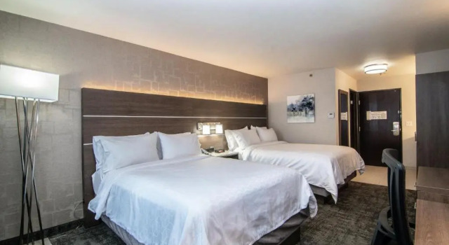 Четырёхместный номер Standard Holiday Inn Express Spokane-Downtown by IHG