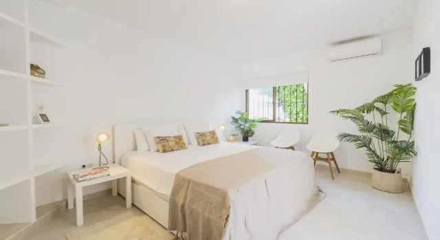Cubo's Beach House Comfy Sun, Забронировать Отель Марбелья Коста-дель-Соль, рядом с Playa de Artola