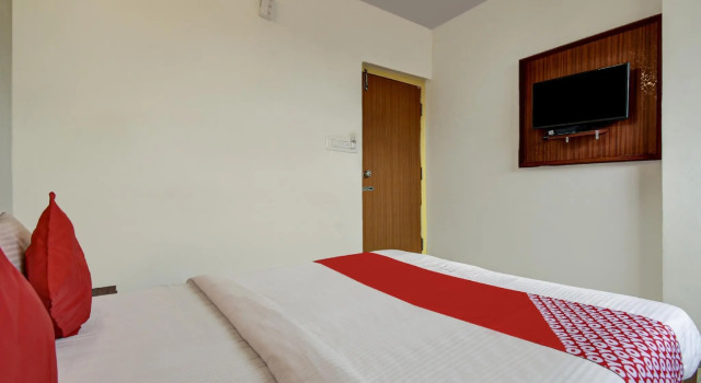 OYO 75132 K N Residency