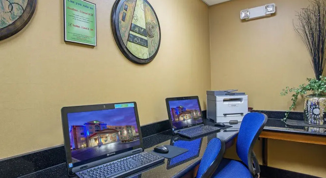 Holiday Inn Express Hotel & Suites Somerset Central, an IHG Hotel, Buchen Sie Hotel Somerset Kentucky