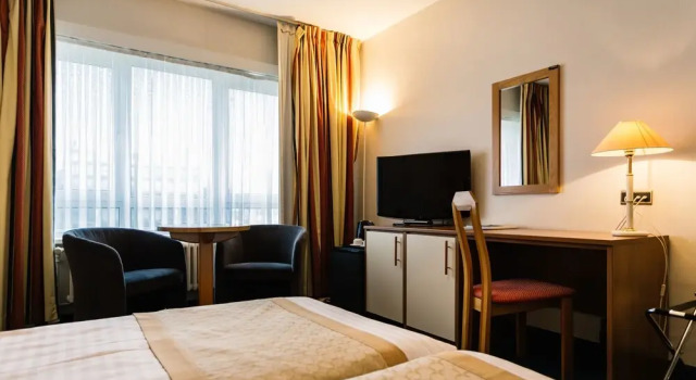 Best Western Prado, Забронировать Отель Отели Остенде с парковкой, рядом с Wapenplein Square, Парковка