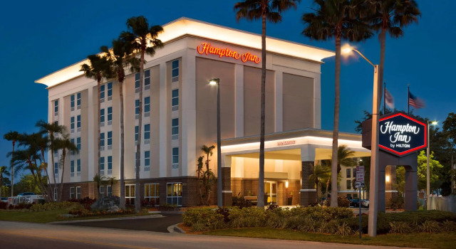 Hampton Inn Tampa-Rocky Point, Buchen Sie Hotel Hotels in Tampa mit Parkplatz, Parkplätze