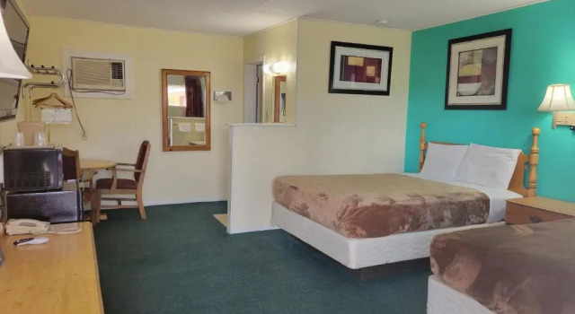 Четырёхместный номер Standard Budget Inn Motel Dalhart