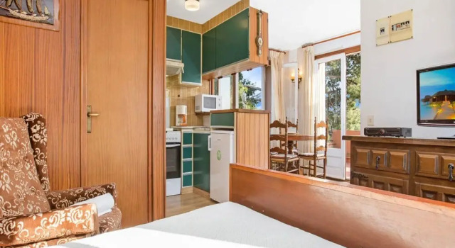 Studio in Spain Near Beach & Mountain Views, Забронировать Апартаменты/квартира Апартаменты Baix Empordà, Апартаменты/квартира