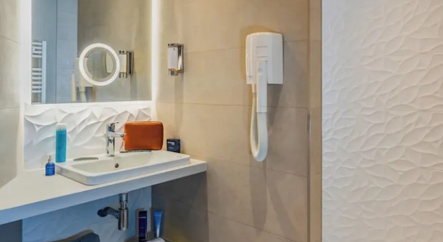 Номер Comfort Hôtel Valdys Thalasso & Spa - Beau rivage
