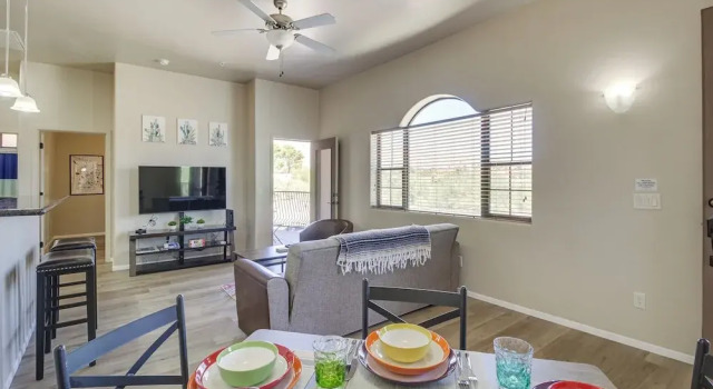 Апартаменты с 2 комнатами с балконом Tucson Condo Rental w/ Balcony + Mountain View!