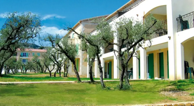 Апартаменты Comfort Apartment in Provencal Style in a Beautiful Landscape